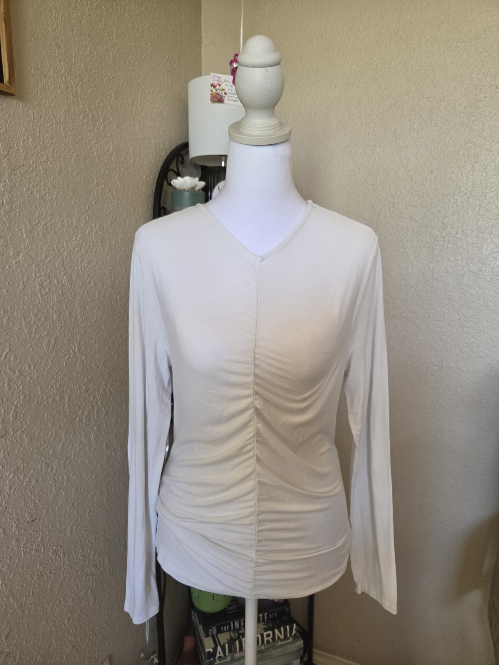 Sanctuary Cream V-Neck Long Sleeve Ruched Front Top